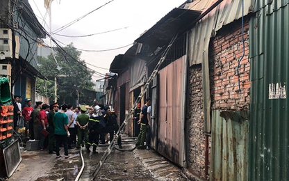 Cháy nhà kinh hoàng ở Hà Nội, 8 người chết