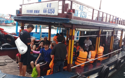 Khánh Hòa cấm tàu ra biển nếu du khách không mặc áo phao