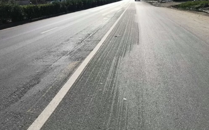 Quốc lộ 5 xuất hiện nhiều đoạn lồi lõm do 'nhựa đường bị chảy'