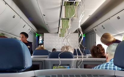 Máy bay đột ngột hạ độ cao, hành khách vội vàng nhắn tin trăn trối