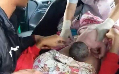 Tài xế giúp sản phụ “vượt cạn” thành công ngay trên taxi