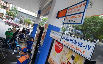 Xăng RON95 giảm 271 đồng/lít