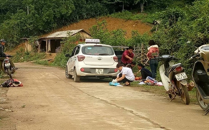 Sản phụ được giúp đỡ kịp thời khi chuyển dạ sinh con bên vệ đường