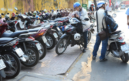 Siết chặt quy định niêm yết giá, SĐT nóng ở bãi giữ xe dịp Tết