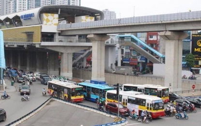 Hà Nội xác nhận đang nghiên cứu tổ chức làn đường ưu tiên xe buýt