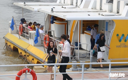 Vì sao buýt sông ì ạch?