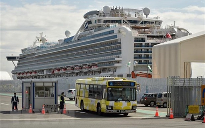 Thêm một khách trên du thuyền Diamond Princess tử vong vì COVID-19