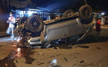 Ôtô tông gốc cây, một người chết