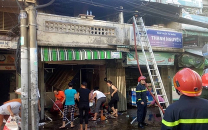 Chủ nhà bị thương sau khi lao vào biển lửa để cứu tài sản