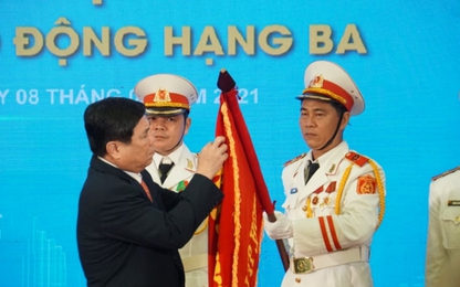 Sở GTVT Tp.HCM nhận Huân chương Lao động Hạng 3