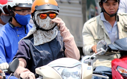 Đi xe máy an toàn dưới trời nắng nóng