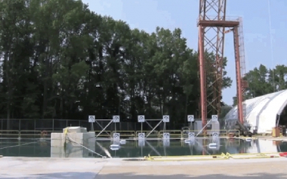 Video NASA thử nghiệm thả rơi tàu vũ trụ và máy bay