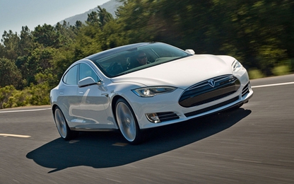 Tesla Model S P85D lập kỷ lục đi được 729 km với 1 lần sạc