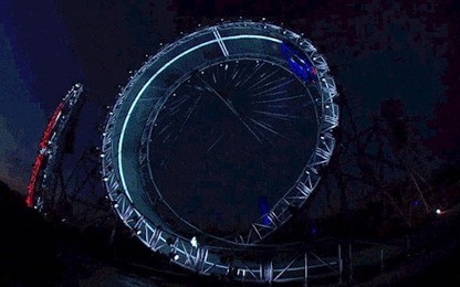 Video xe hơi Jaguar trình diễn nhào lộn