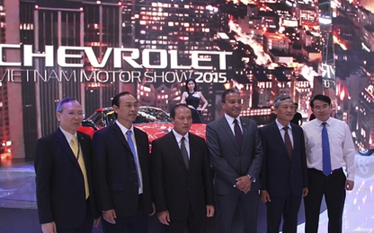 Thứ trưởng Lê Đình Thọ tham dự Triển lãm Ô tô Việt Nam 2015