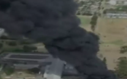 130.000 lốp xe bốc cháy, khói độc đen kín bầu trời