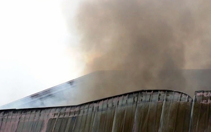 Bà hỏa "ghé thăm" xưởng sản xuất thực phẩm, công nhân hoảng loạn tháo chạy