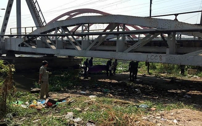 Hoảng hồn phát hiện thi thể người phụ nữ trên sông Sài Gòn