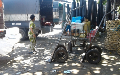 Cửu vạn "tóc dài" chợ Đông Ba