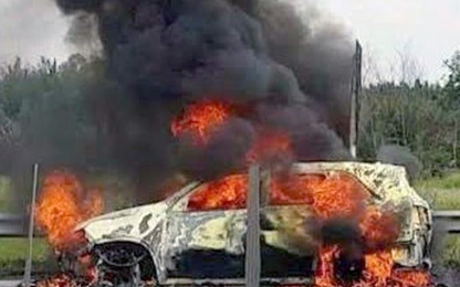 Ô tô 7 chìm trong biển lửa trên cao tốc Long Thành-Dầu Giây