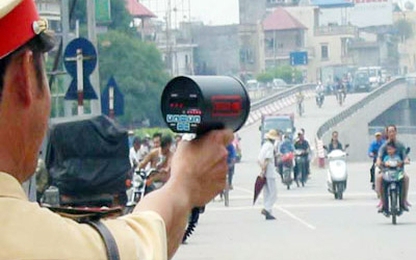 Từ 1/8, xe ô tô chạy quá tốc độ dưới 10 km/h phạt 800.000 đồng