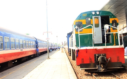 Ngành đường sắt vận chuyển hàng cứu trợ miễn phí cho đồng bào miền Trung