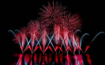 Cờ Việt Nam thăng hoa bằng màn biểu diễn độc đáo của đội Thụy Sỹ