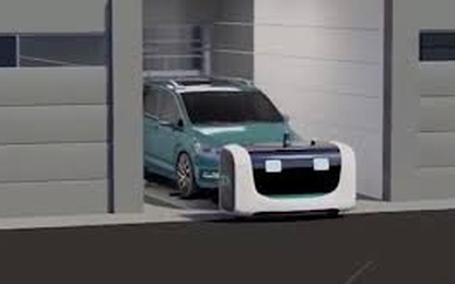 Robot tự động đỗ xe đầu tiên trên thế giới