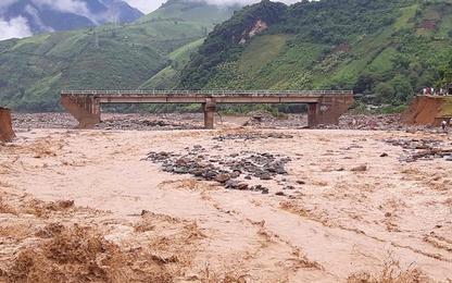 10 người chết, 25 người mất tích do mưa lũ ở miền Bắc