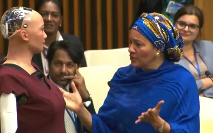 Robot giống người phát biểu tại hội nghị Liên Hiệp Quốc