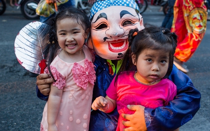 1.000 người diễu hành 3km trong Tết Nguyên tiêu ở Sài Gòn