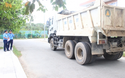 Chở quá tải, nhiều tài xế chống đối Thanh tra giao thông