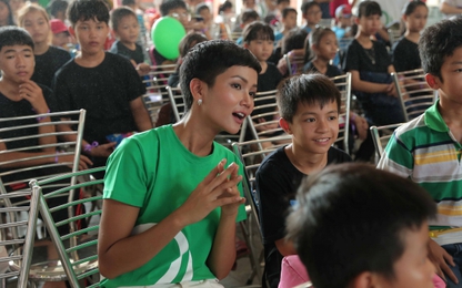 Grab tổ chức vui chơi cho 400 em nhỏ hoàn cảnh khó khăn