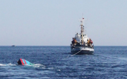 Tàu cá bị tàu lạ đâm chìm trên biển Nha Trang