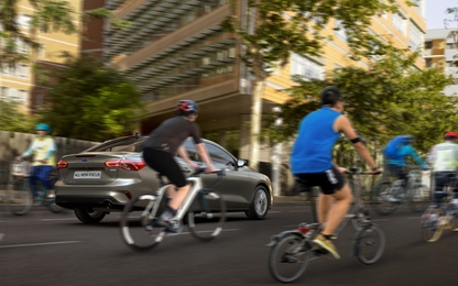 Ford kêu gọi người lái xe chia sẻ đường qua trải nghiệm thực tế ảo