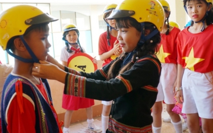 Nhân rộng lợi ích từ Dự án “Mũ bảo hiểm cho trẻ em”