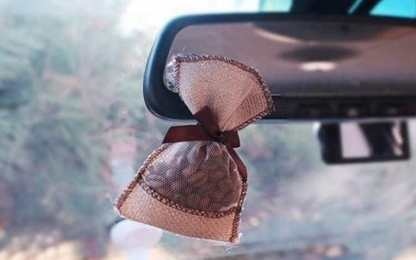 Khử mùi hôi, ẩm mốc nội thất xe ngày mưa