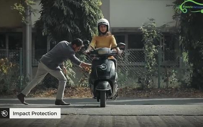 Xe máy tự cân bằng như lật đật