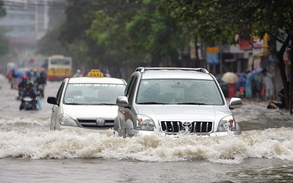 Kinh nghiệm lái xe trong thành phố mùa mưa bão