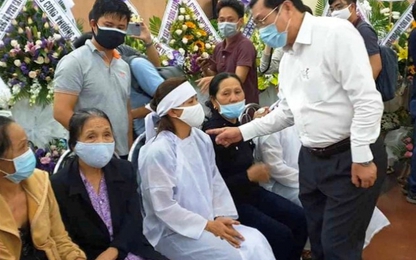 Ông Huỳnh Đức Thơ viếng hai chiến sỹ công an hy sinh