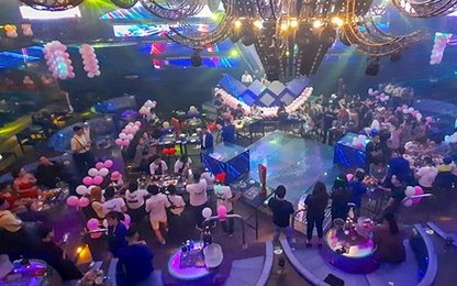 TP.HCM cấm tụ tập 30 người, đóng cửa quán bar, vũ trường chống dịch Covid-19