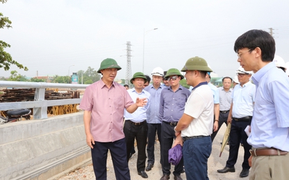 Kiểm tra cầu Cửa Hội, Thứ trưởng Lê Đình Thọ cảnh báo nhà thầu