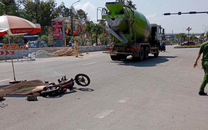 Va chạm với xe bồn, bé gái đi xe đạp điện tử vong