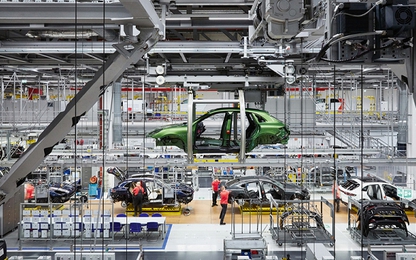 Nhiều hãng ô tô Nhật Bản tạm dừng sản xuất do thiếu linh kiện