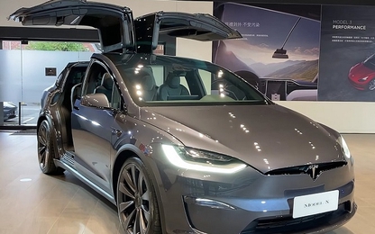 Tesla đã làm gì để khách hàng không phải mua xe "kèm lạc”?