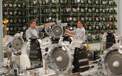 Mercedes-Benz sẽ loại bỏ hộp số sàn vào năm 2023