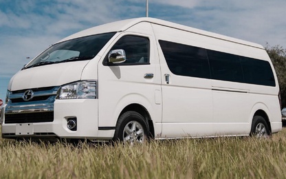 Xe 16 chỗ Toyota Hiace đời cũ bị hãng xe Trung Quốc nhái thiết kế