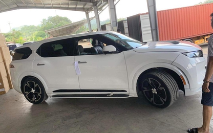 VinFast VF 9 lộ diện ở Lạng Sơn trước khi xuất sang Trung Quốc