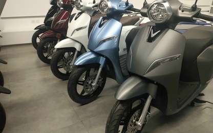 Xe máy điện VinFast đội giá 7 triệu đồng tại cửa hàng tư nhân