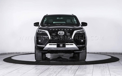 Toyota Fortuner phiên bản "lô cốt di động", dùng máy xăng V6 4.0L